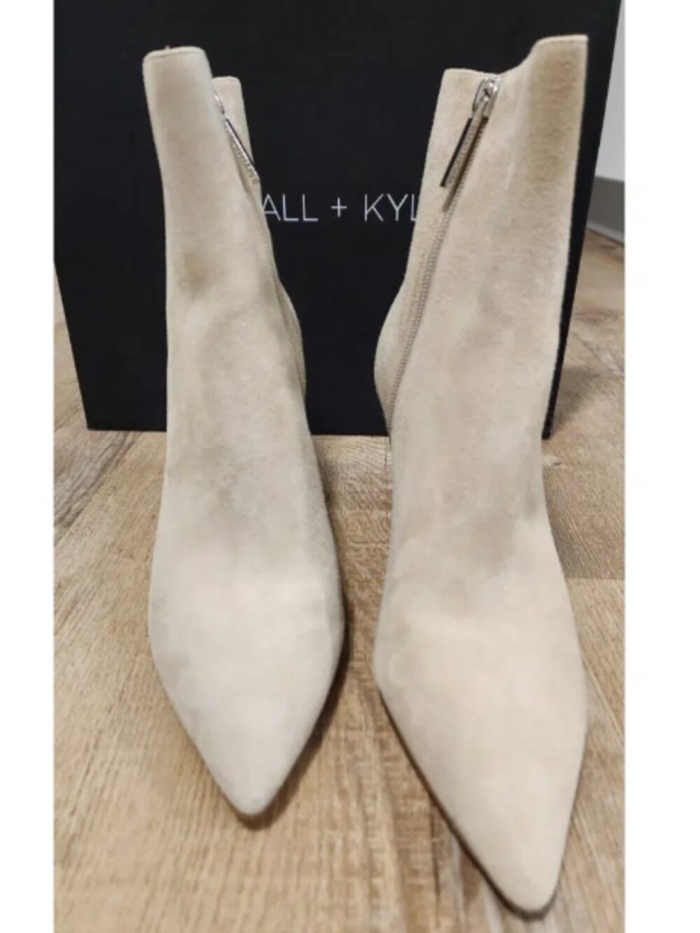 Kendall + Kylie Cream Suede Pointed Toe Ankle Booties Size 6M